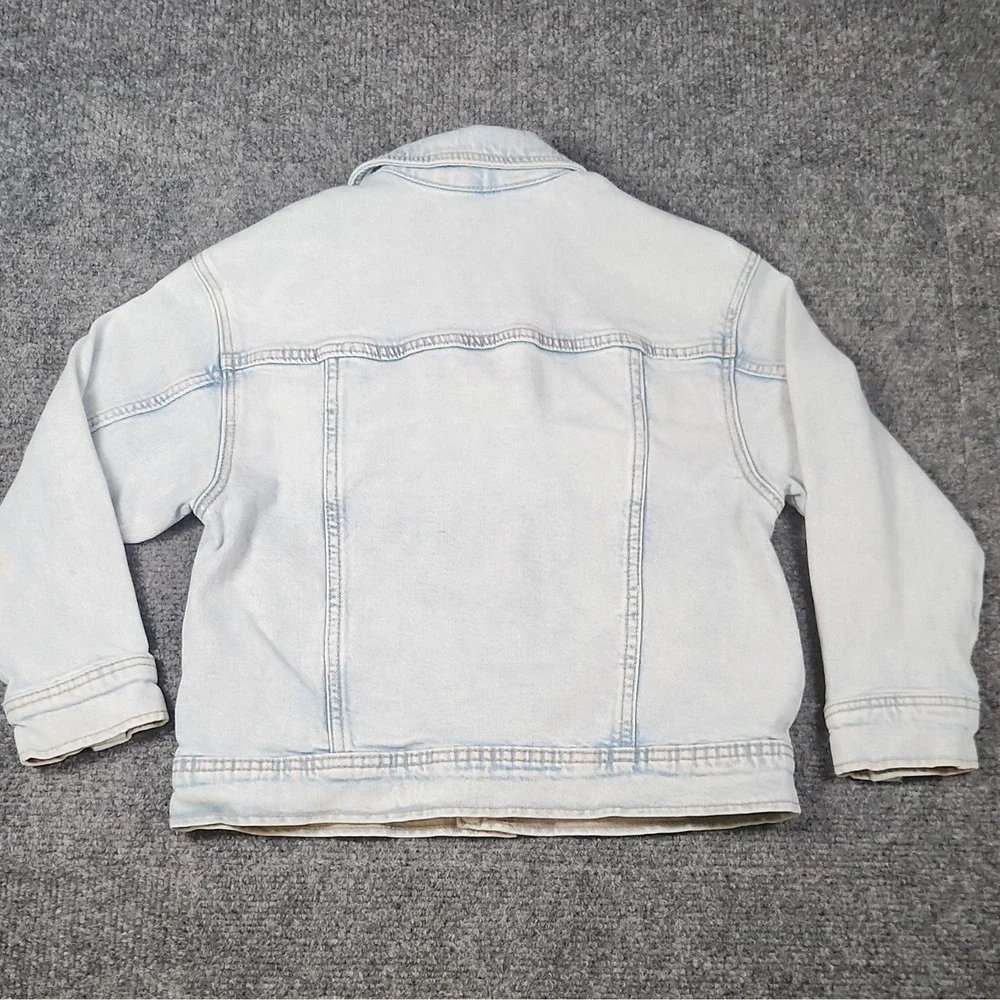 H&M Kids Light Wash Denim Trucker Jacket Jean Coat Size 5-6T Unisex